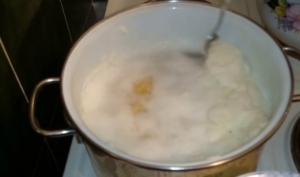 Процесс приготовления гороховой каши