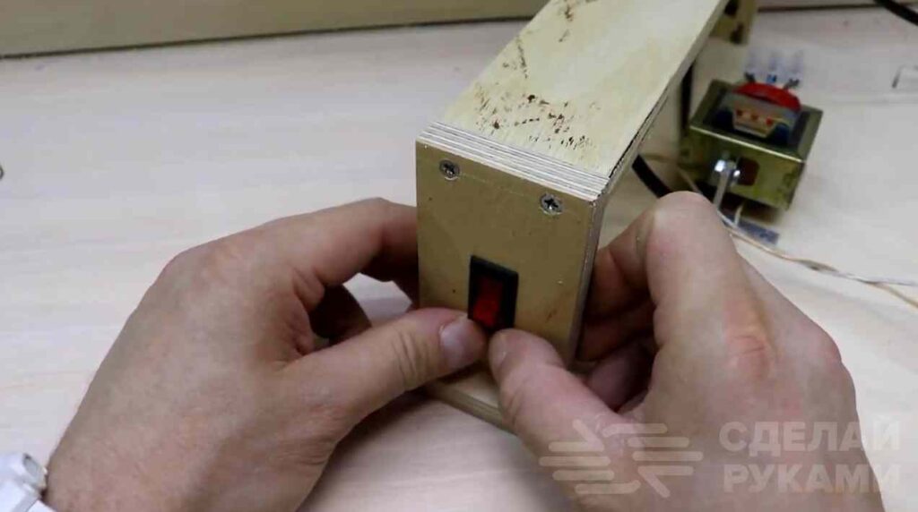 9 самодельных станков и приспособлений для резки пенопласта